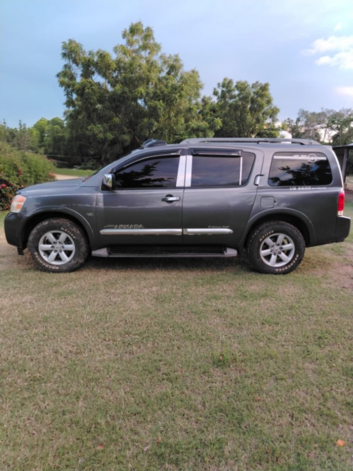 Nissan Armada V8 5,6 ano 2011